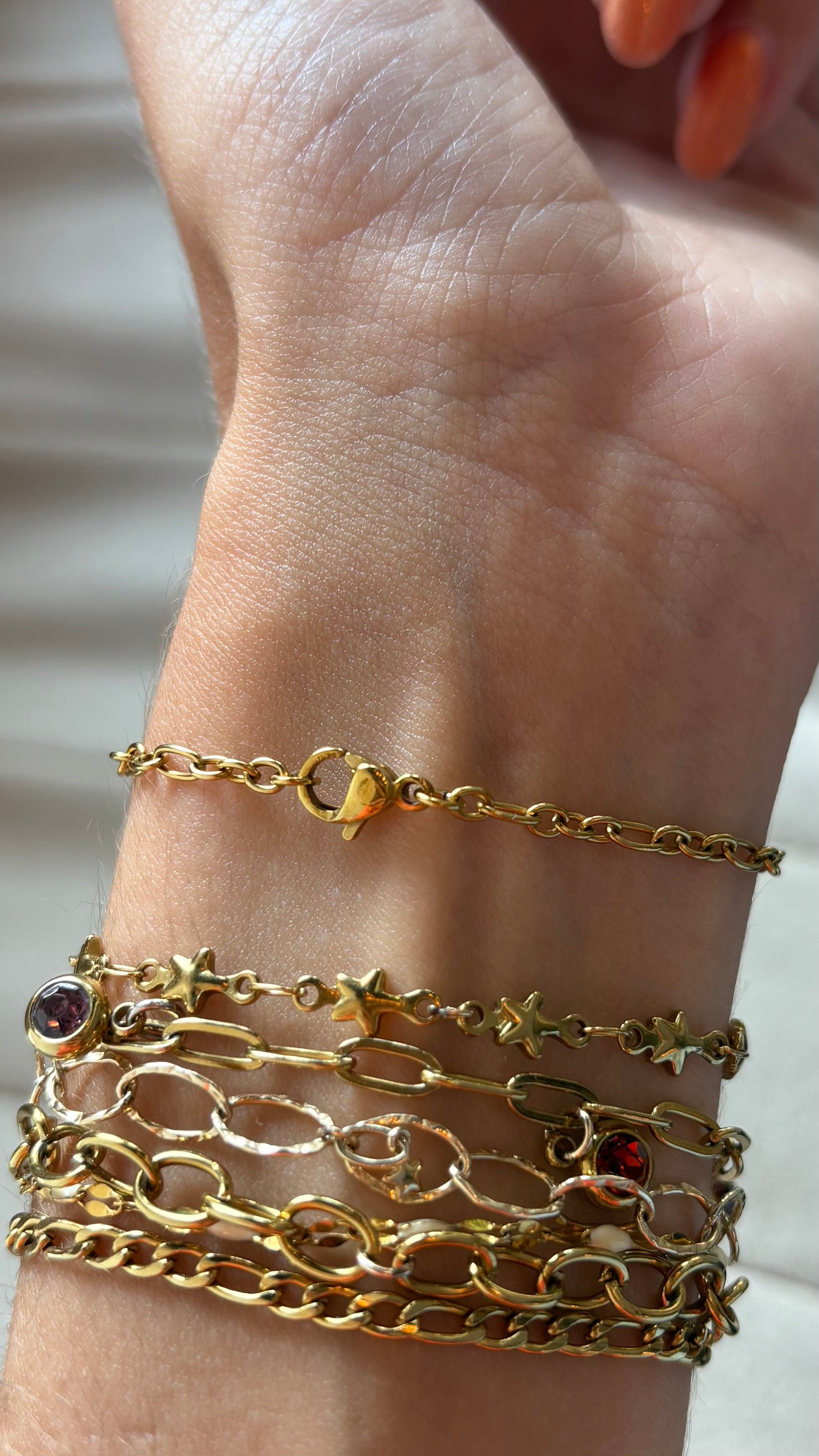 Ocean Pearl Gold Hand-Chain