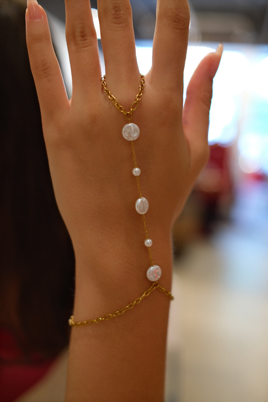 Ocean Pearl Gold Hand-Chain